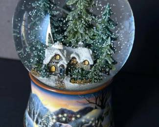 070 winterholidaysnowglobewithcottages