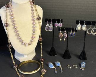 210 vintageartsybeadedcostumejewelry