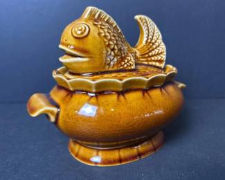 018 smallbrowndripglazefishlidceramic