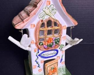 227 paintedporcelaincandlehousewithflor