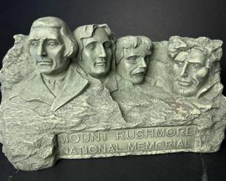 024 mountrushmorenationalmemorialresins