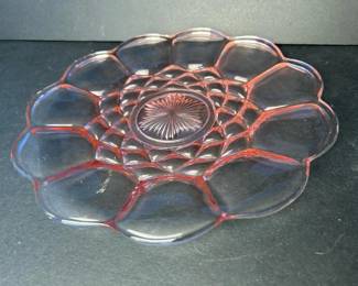 034 pinkdepressionglassplatewithgeometr