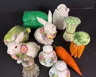 184 assortedceramicandglassnoveltysalt