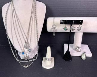218 assortedsilverjewelrycollection