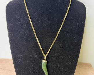 369 vintagecornicellopendentongoldtone