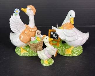 183 setofthreeceramicgoosefigurines