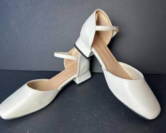 082 whitefauxleatherlowheelanklestrap