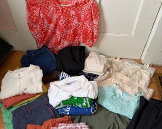 349 womenstruevintageclothinglot