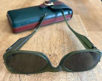 081 cerruti1881greenovalsunglasseswith