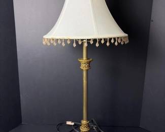 116 tablelampwithbeadedshade