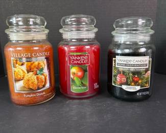 175 threevillagecandlepumpkindonutsyank