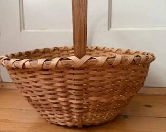 364 handwovenbasketwithbentwoodhandle