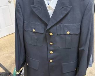 FANTASTIC COLLECTION OF MILITARY UNIFORMS, INCLUDING COMPLETE FORMAL DRESS UNIFORM AND OTHER VINTAGE CLOTHING FROM JACKETS/SHIRTS/PANTS/CAMO/SWEATS/RAINGEAR/BOOTS-MORE!!!!!!