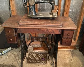 Antique Singer Treadle Sewing Machine With Wood Cabinet