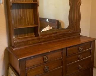 8 Drawer Dresser With Removable Mirror