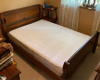 Vintage Wooden Full Size Bedframe Mattress and Box Spring