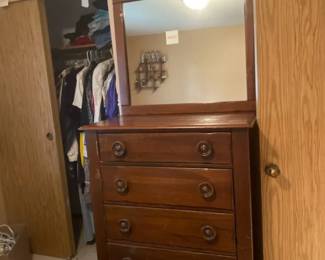 5 Drawer Dresser With Mirror