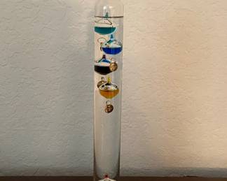 12 Galileo Thermometer