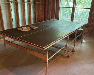 Ping pong table