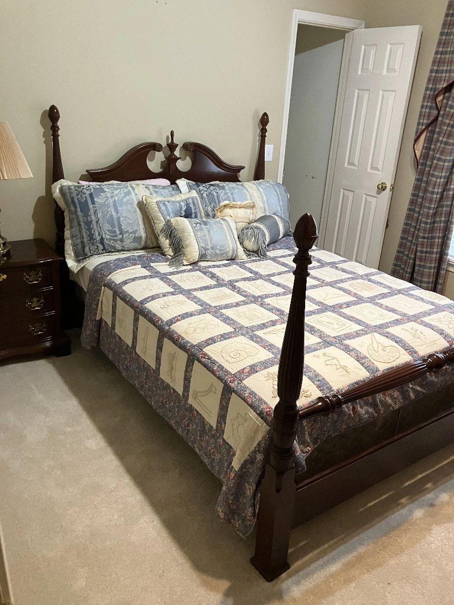 Queen 4 Poster Bed