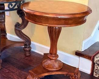 Accent table