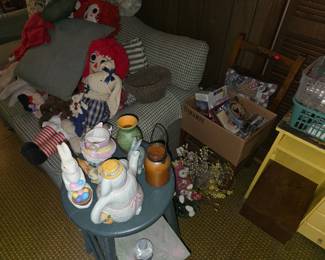 Sofa, Raggedy Ann dolls