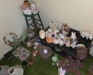 Porcelain collectibles.