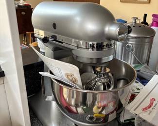 Kitchen Aid stand mixer