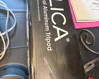 Dolica Professional Aluminum Tripod GXB fourth image