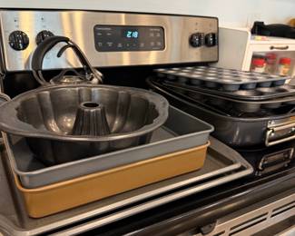 Wilton Bundt Pan and Assorted Bakeware Collection