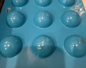 Vintage Blue Enamel Cavity Sphere Baking Pan
