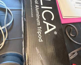 Dolica GXB inch Professional Aluminum Tripod