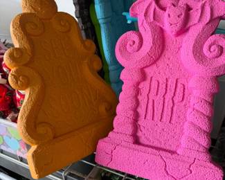 Hyde and EEK Boutique Halloween Tombstone Decor Set