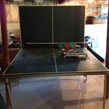 Folding ping pong table