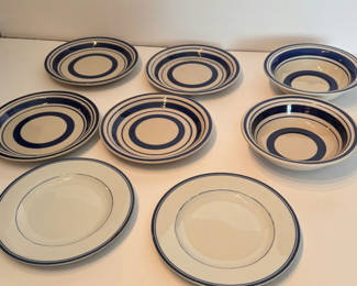 Lot 5: Collection of 8 stoneware and china Plates/Bowls