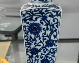 Lot 23: Blue porcelain vase