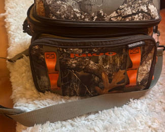 Lot 33: Camo Igloo Lunch Box