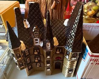 Department 56 Dickens' Village Series 'The Old Curiosity Shop'