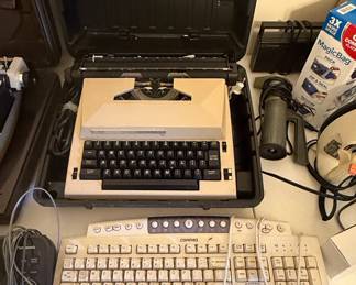 Sears The Scholar Electric Typewriter
