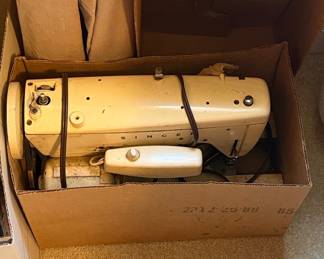 Singer Fashion Mate 237 Zigzag Sewing Machine