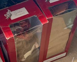 Golden Treasures Christmas Caroler Figurines Pair