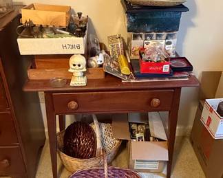 Sheraton Style One-Drawer Stand