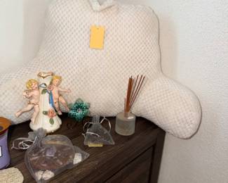 Items Located In 1st Bedroom (MASTER)