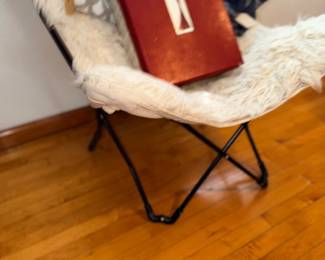 Items Located In 1st Bedroom (MASTER)