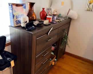 Items Located In 1st Bedroom (MASTER)