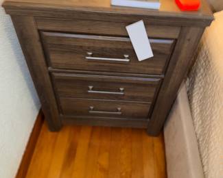 Items Located In 1st Bedroom (MASTER)