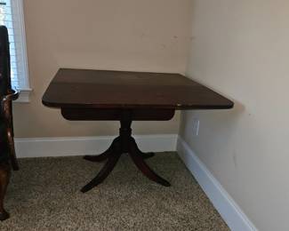 Duncan Phyfe Table