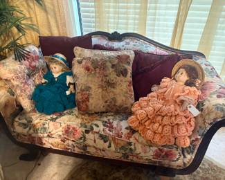Several settee’s
