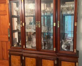 Vintage Drexel Heritage Hollywood Regency Chinoiserie Burled Mahogany Lighted China Cabinet