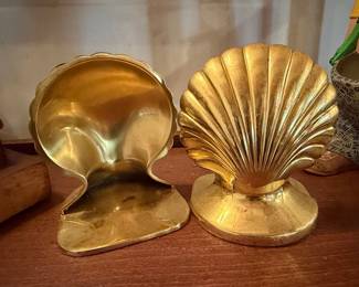 Vintage Solid Brass Scallop Shell Bookends - Hollywood Regency